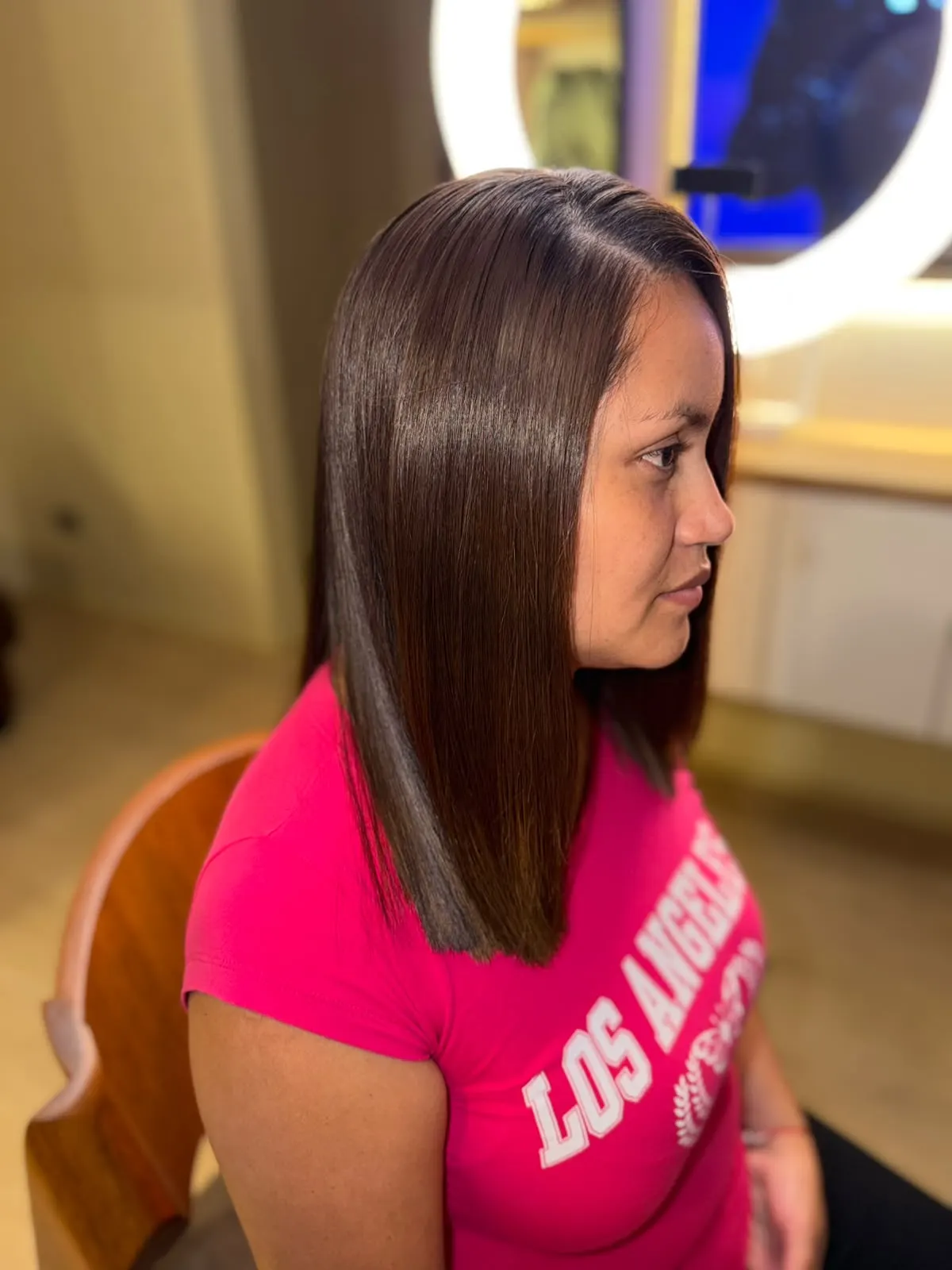 Alisado KeratinPlex en cabello teñido a la altura de los hombros, resultado real de Reinasoft Salón